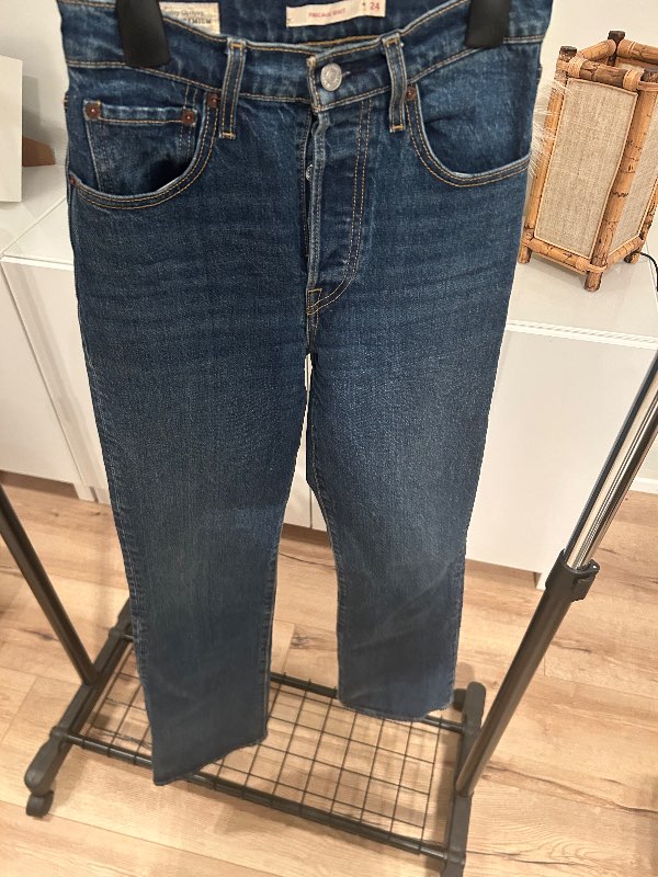 Dökkbláar ribcage bootcut levis gallabuxur