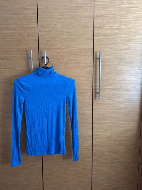 Rúllukragabolur - blár