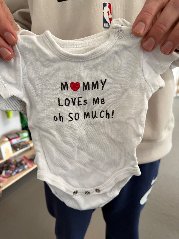 Body 2x mommy loves me