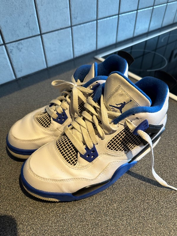 Jordan 4
