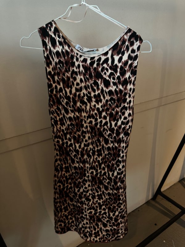 zara hlébarða kjóll SLT