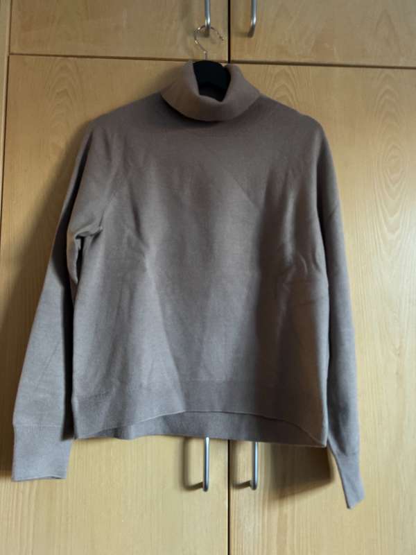 Dröppuð rúllukragapeysa, Uniqlo