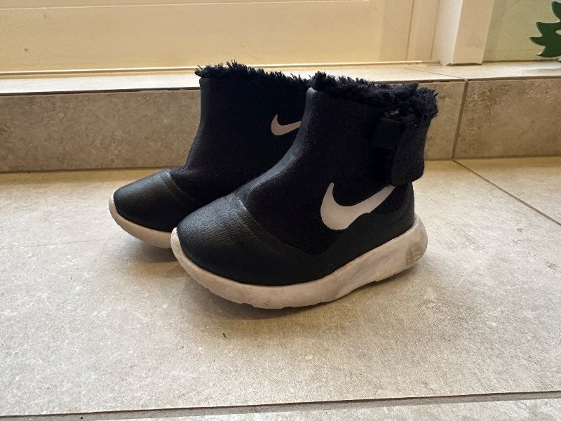 Nike kuldaskór
