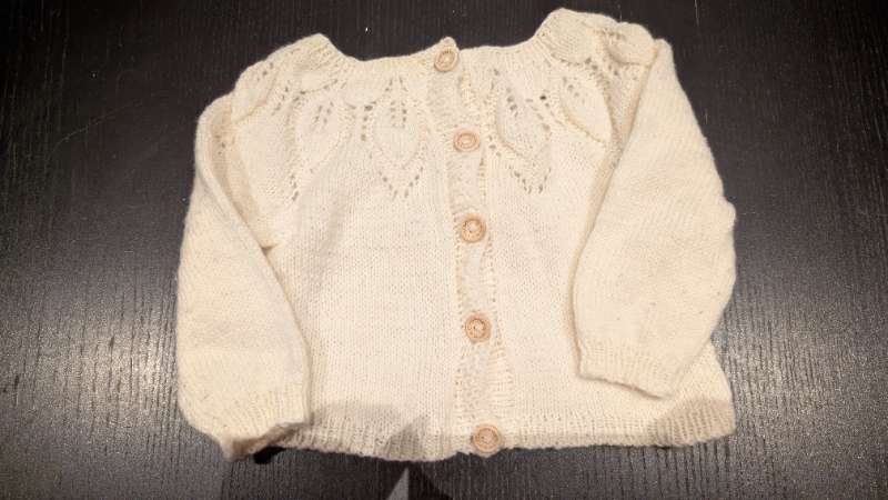 Prjónuð peysa hvít