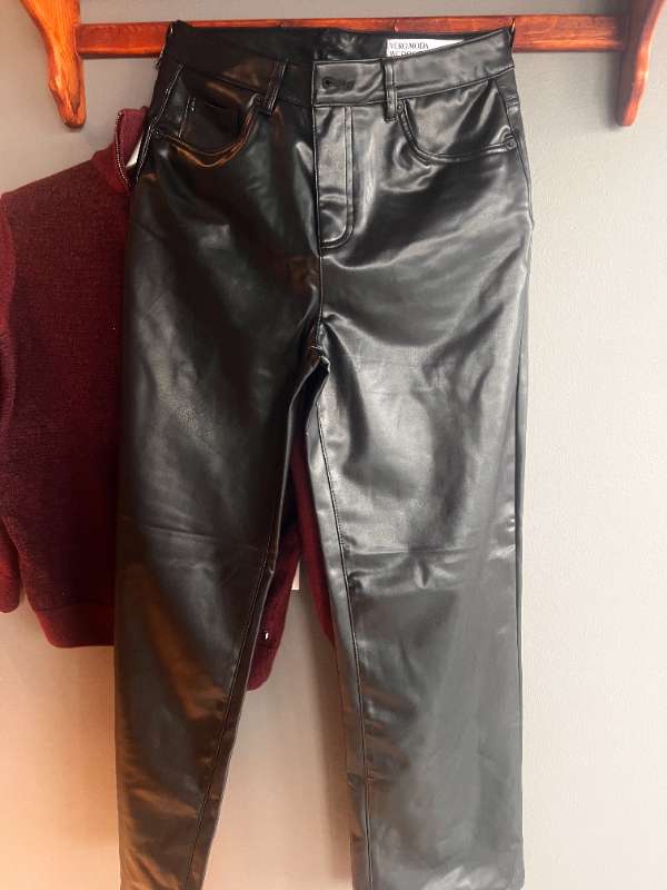Pleður buxur Vero Moda