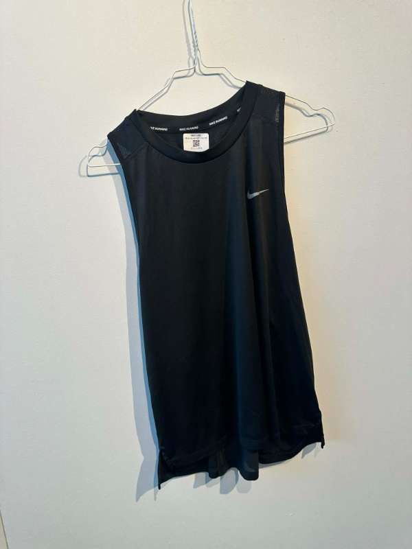 Nike hlýra hátt hálsmál