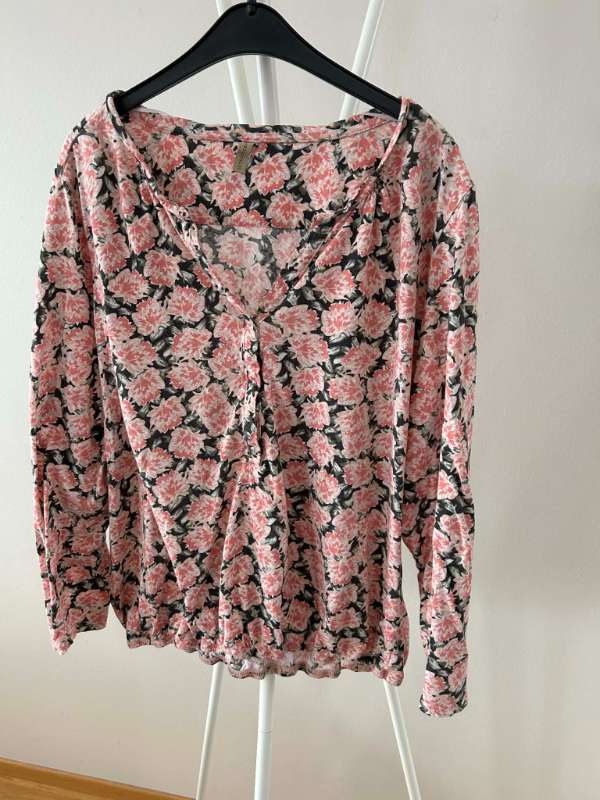 Peysa þunn bleik rósótt