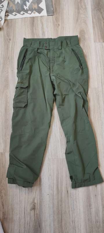 green pants