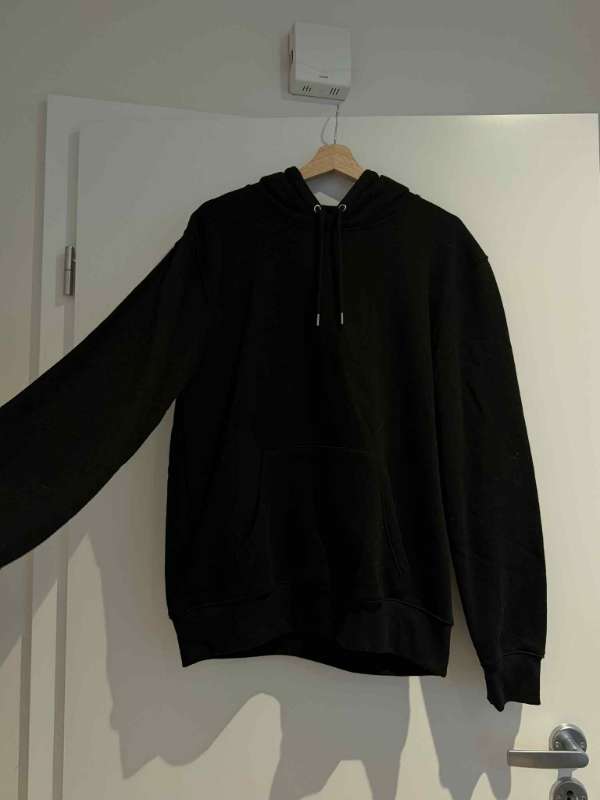 svört hettupeysa - AMG