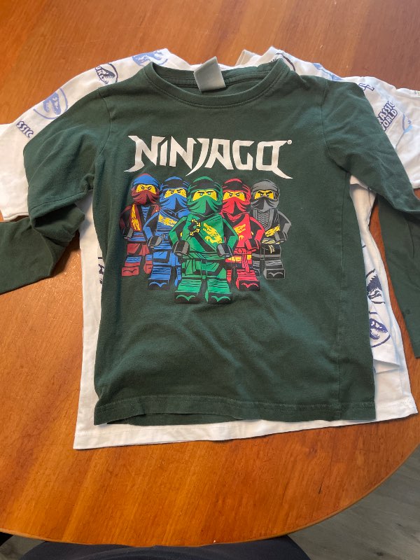 Ninjago peysa
