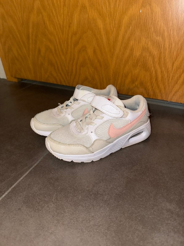 Nike skór hvítir
