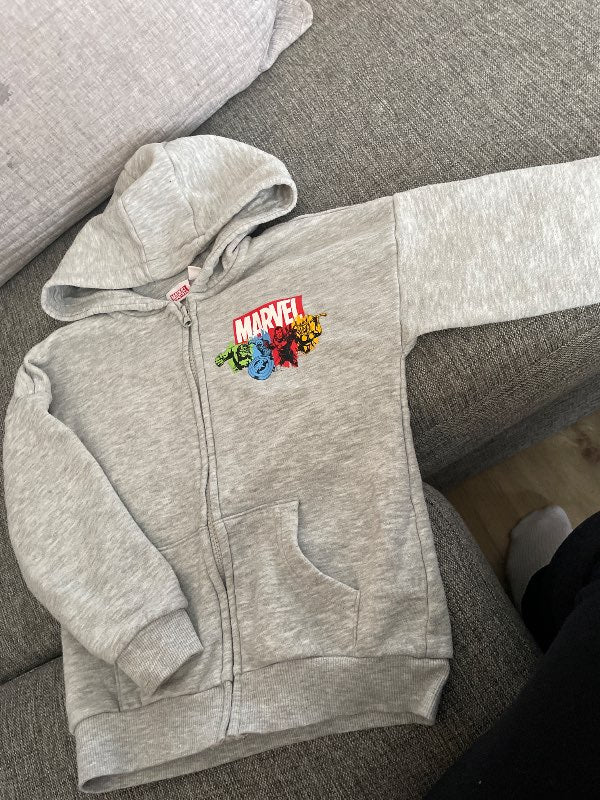 Marvel peysa