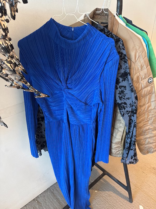 Yas blár kjóll