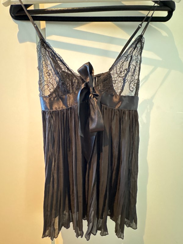 Victoria Secrets black pijama