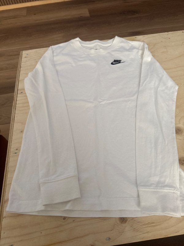 Hvítur nike bolur