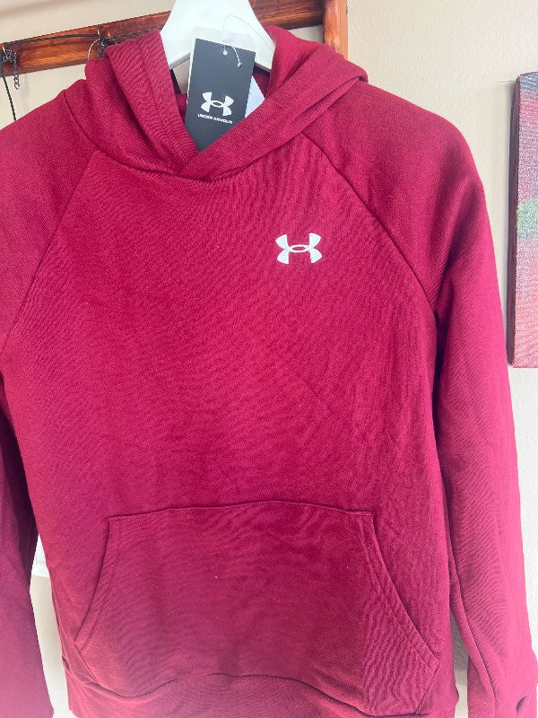 Under Armour hettupeysa