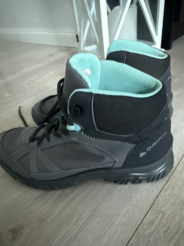 Quechua trekking boots