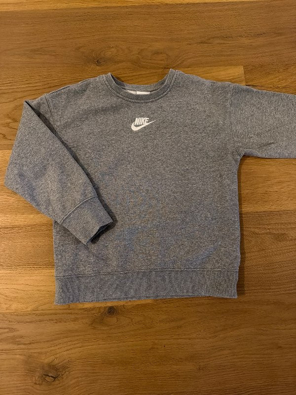 Nike grá