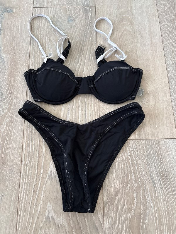 Svört bikiní