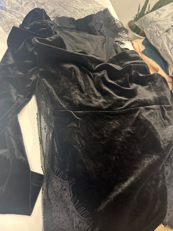 Black dress M NEW