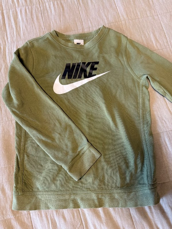 Græn Nike peysa