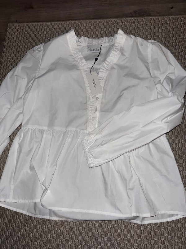 Hvít Noella skyrta (ónotuð)