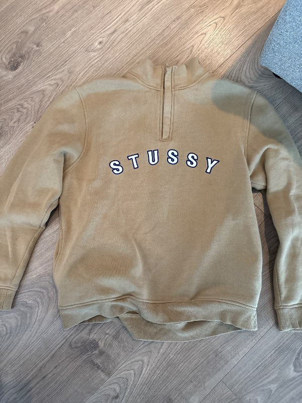 Brún Stussy peysa
