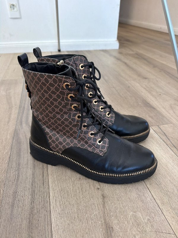 River Island 41
