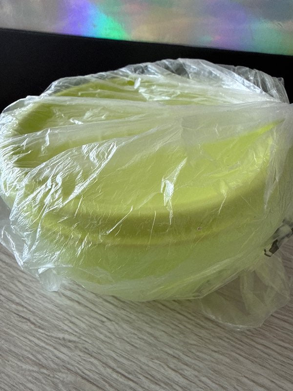 Tupperware box lime