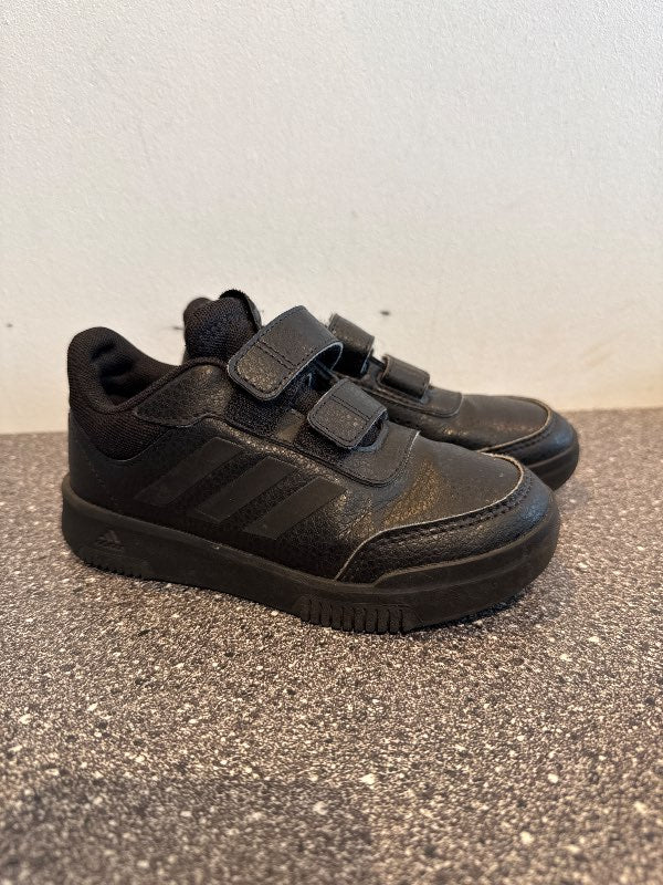 Adidas skór