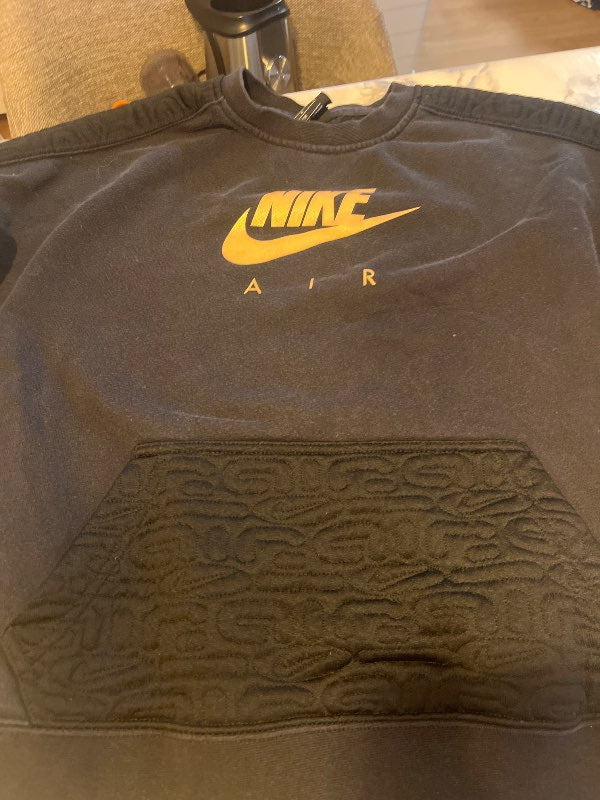 m nike peysa