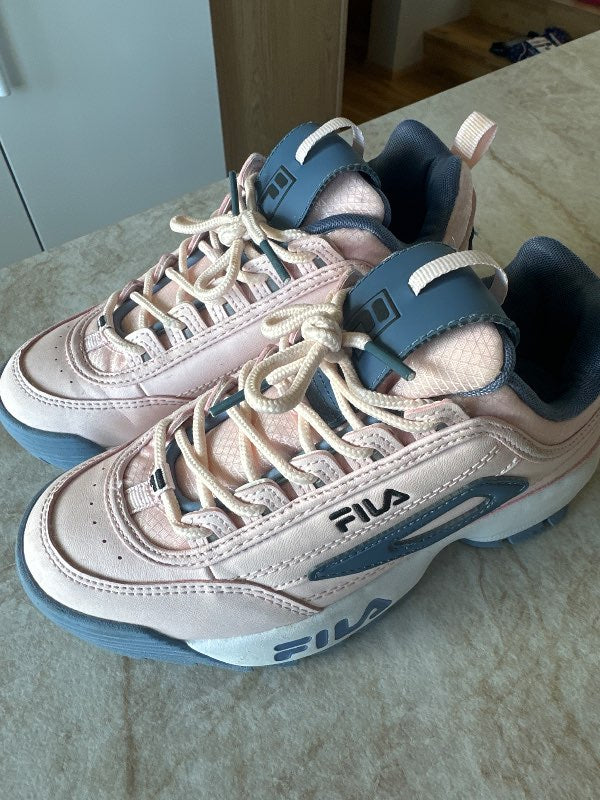 Fila strigaskór