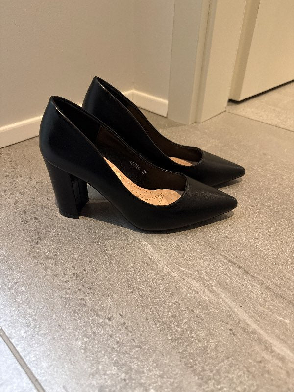 Ónotaðir hælaskór