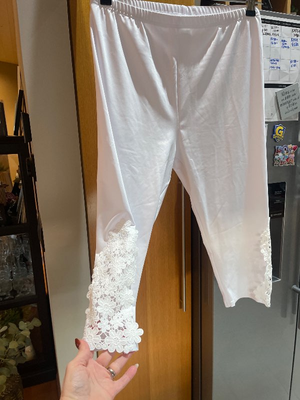 Hvitar leggings með blúndu