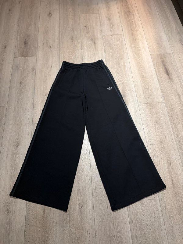 Adidas wideleg joggingbuxur