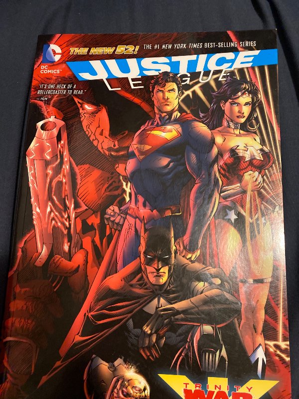 Justice league Trinity War comic