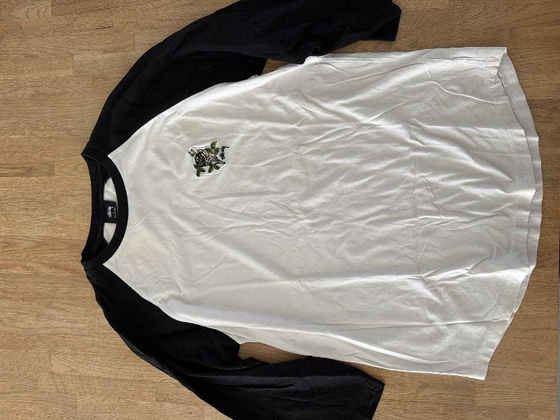 Síðerma bolur- Stüssy- svartur og hvítur