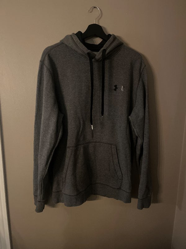 T under armour peysa