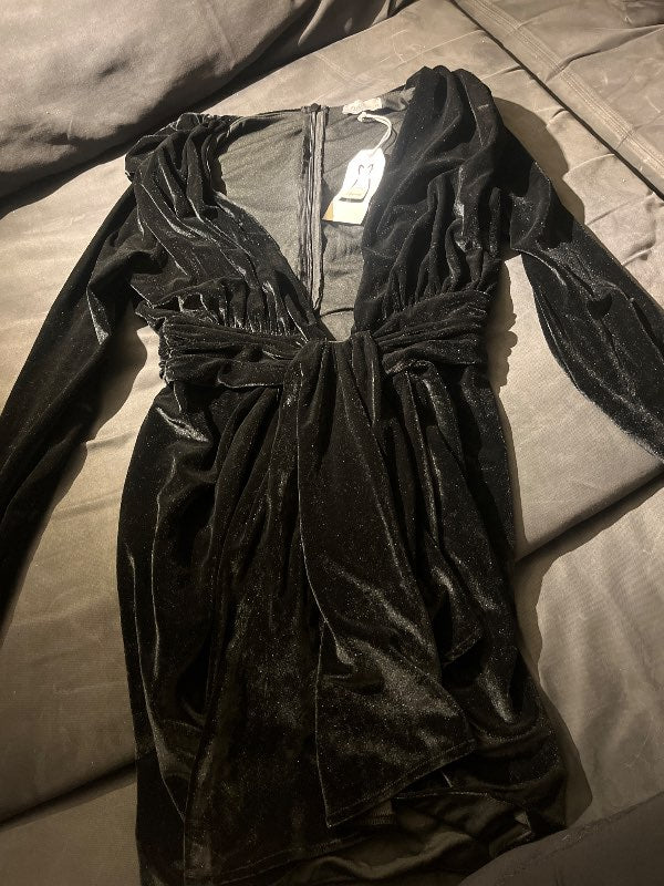 Danity svartur kjòll