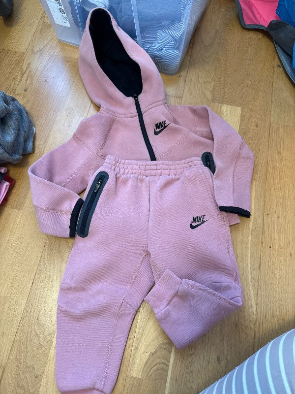 bleikur nike galli sést a honum