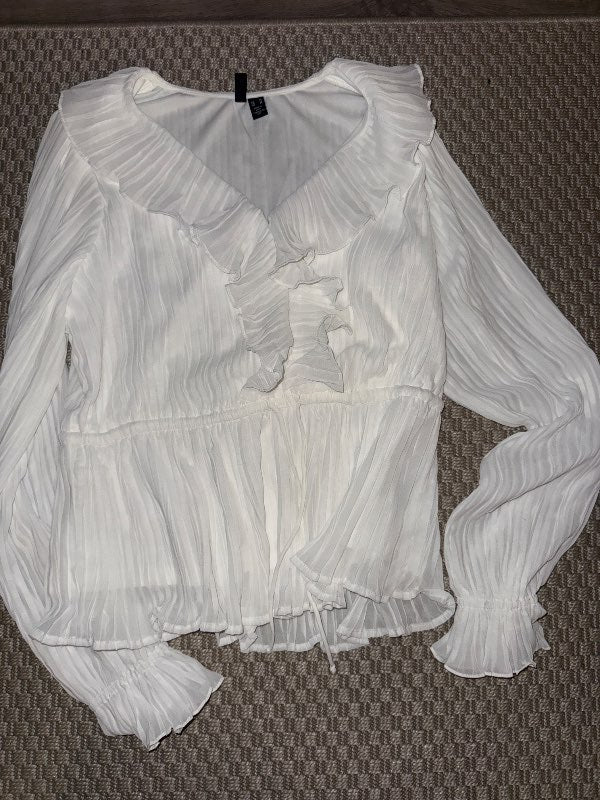 Hvít skyrta Vero Moda (ónotuð)