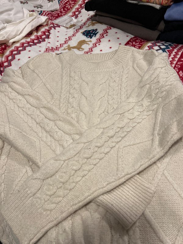 Hvít síð prjónapeysa