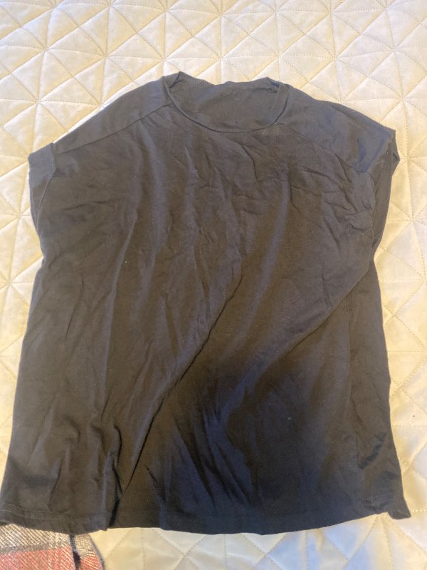 Black t shirt M