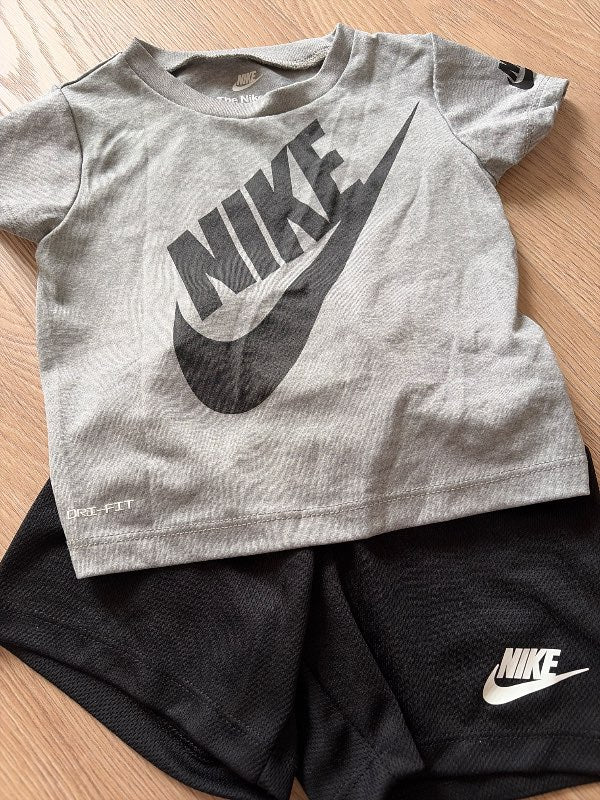 Nike stutterma sett svart/grátt