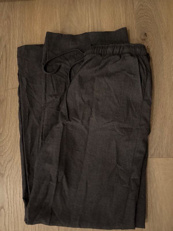 Stradivarius Buxur gráar