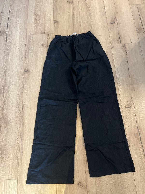 Bershka svartar buxur