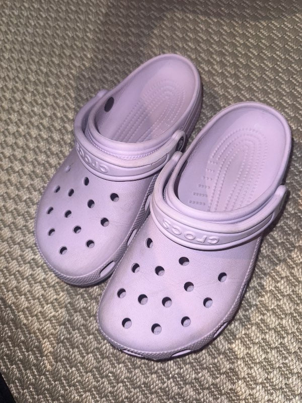 Fjólubláur crocs