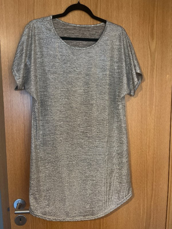 G.Grár glimmerkjóll