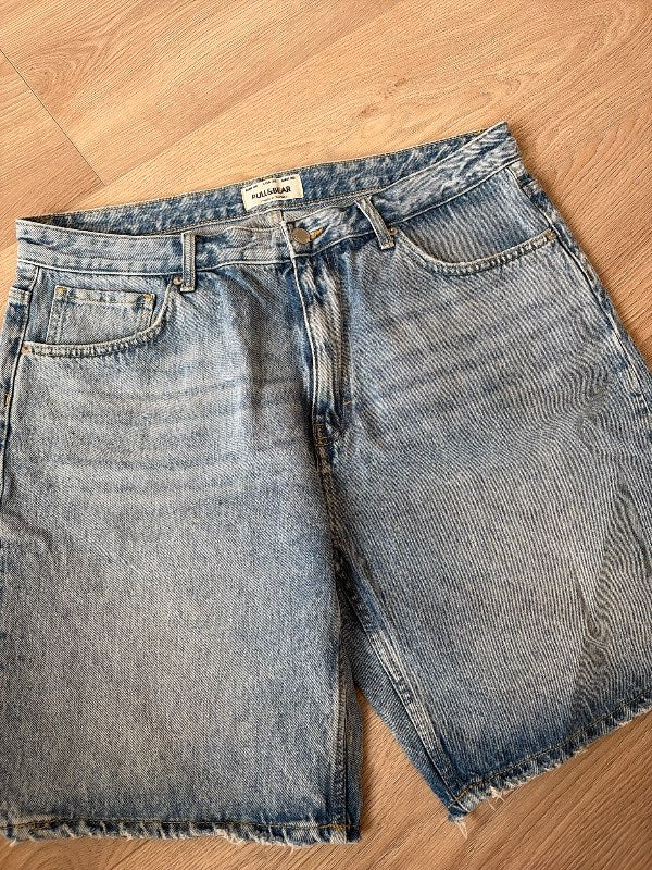 Pull&Bear stuttbuxur