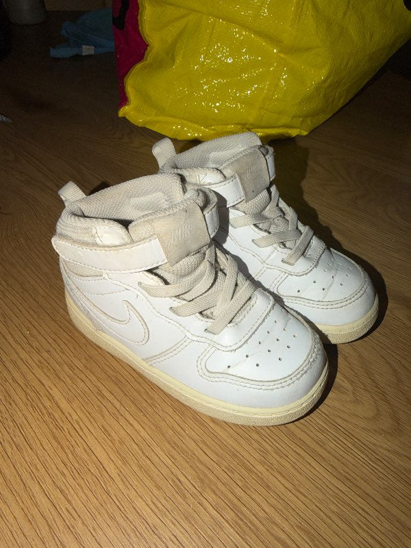 Nike skór - hvítir